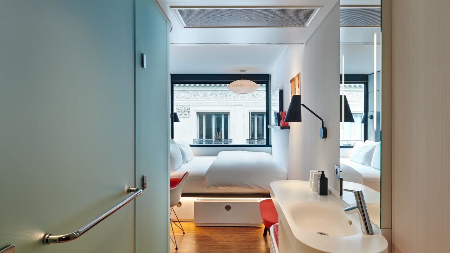 CitizenM Hotel — Badrum